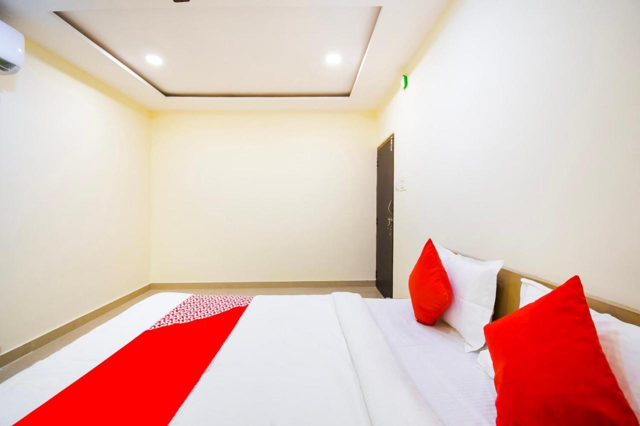 Oyo Flagship 45586 Hotel Airport Inn Rāipur Extérieur photo